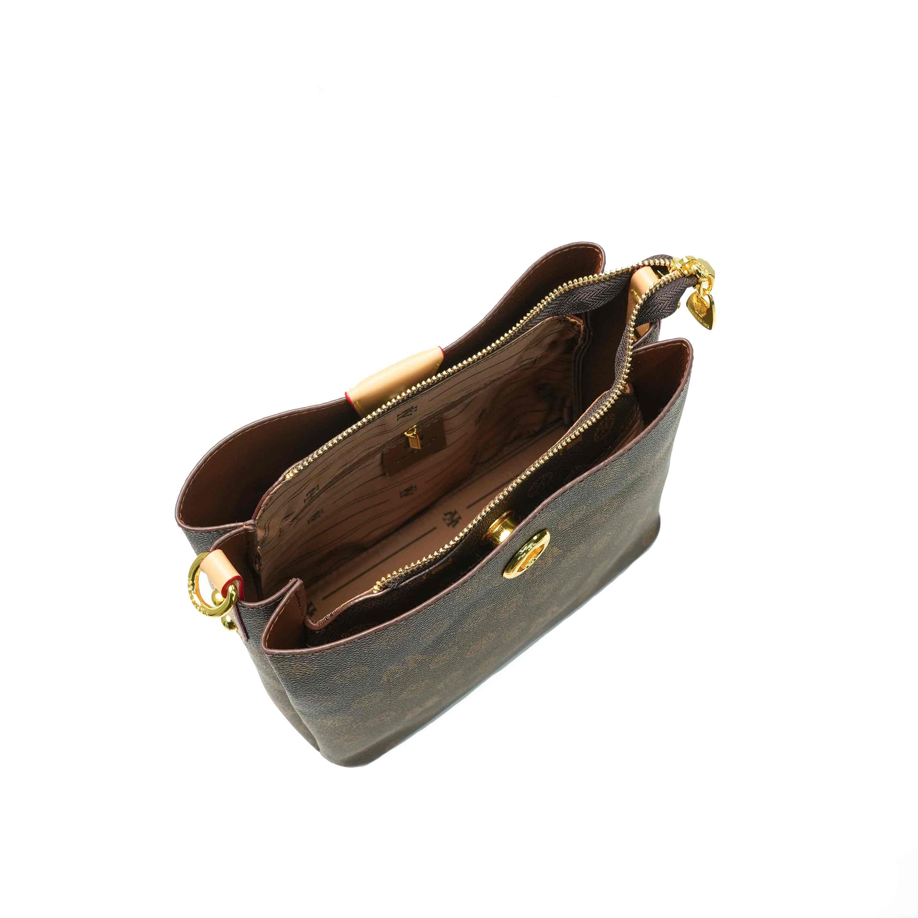 Large capacity bucket bag